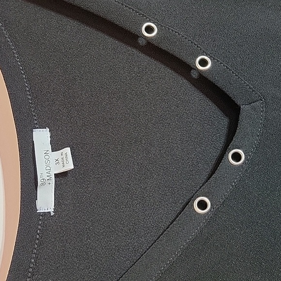 89th & Madison Black ruched 3 XL women's top - Picture 2 of 12